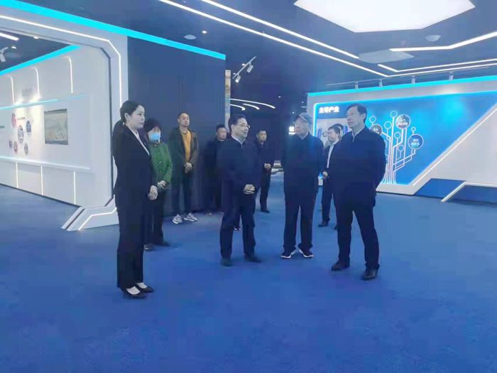 杨英峰1_副本.jpg